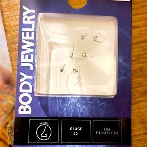👃6 pack of BRAND NEW nose rings 👃